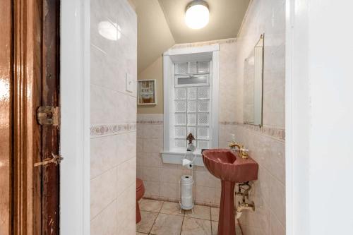 Stylish Getaway in St Louis ABODEbucks - image 3