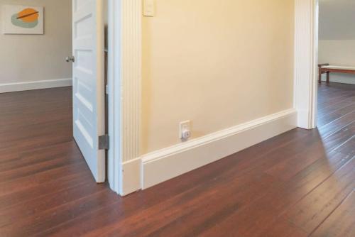 Grand 5BR in the Heart of the CWE ABODEbucks - image 5