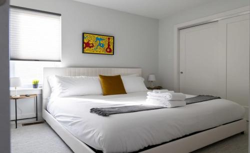 The Grove's Modern Family Row House ABODEbucks - image 2