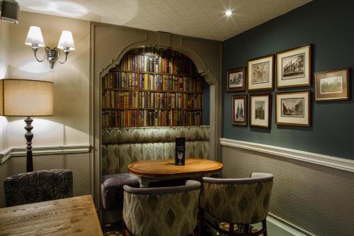 Best Western Lichfield City Centre The George Hotel - 바/라운지