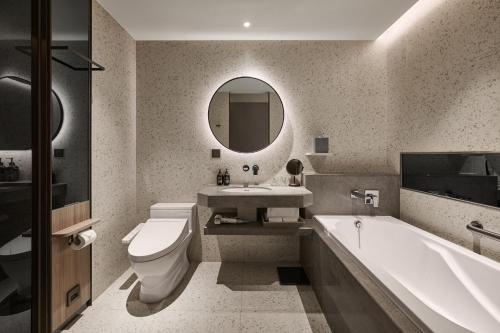 room detail thumbnail 2