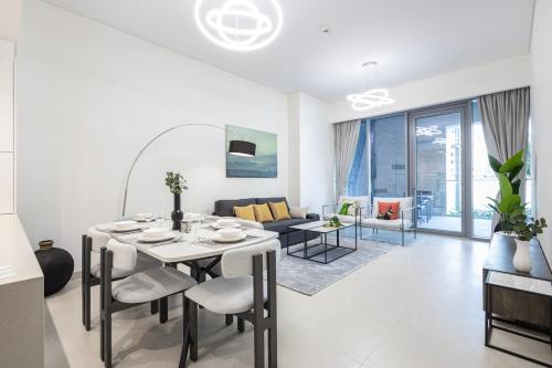 Allsopp & Allsopp - 2-Bedroom with Maids room Apartment in Canal Front Residence 5 Al Wasl 01 - image 14