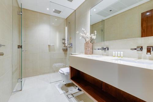 Allsopp & Allsopp - 2 Bedroom Apartment in Marina Gate 1 Dubai Marina - image 9