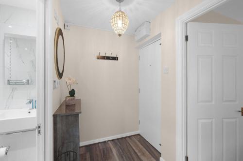 Modern 1 Bedroom Apt. in Streatham with Parking London
