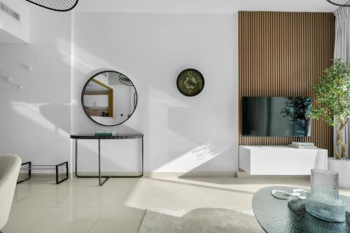 Perfect Getaway in Downtown l Near Dubai Mall - image 13