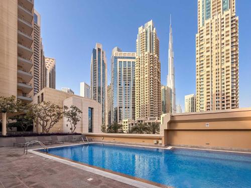 Perfect Getaway in Downtown l Near Dubai Mall - image 12