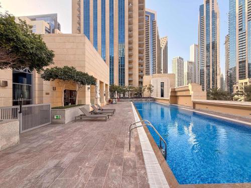 Perfect Getaway in Downtown l Near Dubai Mall - image 14