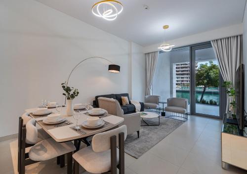 Canal Front Residence 5 Al Wasl - 2 Bedroom with Maids room - Allsopp & Allsopp 02 - main image