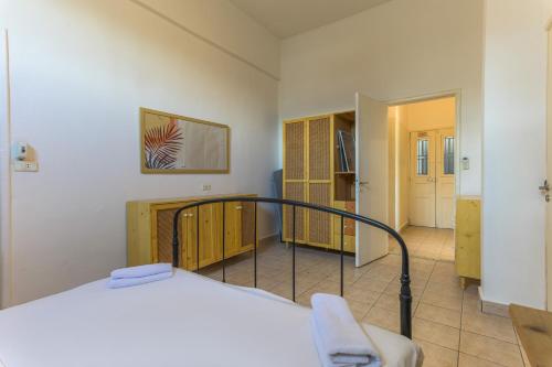 Lester 4-Bedroom Apartment in Mar Mikhael - image 7