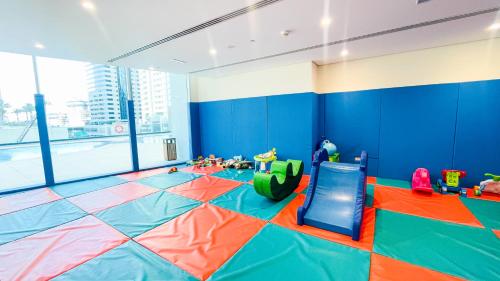 Allsopp & Allsopp - Elegant 2-Bedroom Apartment in Marina Heights 1 Dubai Marina - image 2