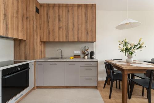 кухня, Stylish Studio in Ożarów Mazowiecki with Balcony by Noclegi Renters (Stylish Studio in Ozarow Mazowiecki with Balcony by Noclegi Renters) in Олтажев