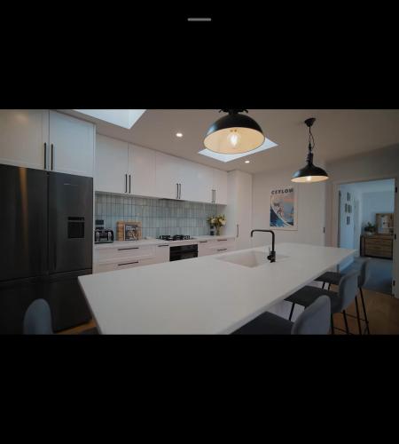 Near new 4 bed 2 bath house in Hanleys Farm, Queenstown in The Remarkables
