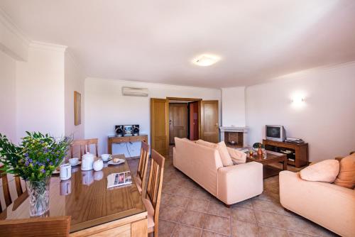 Jardim da Meia Praia Resort - image 10