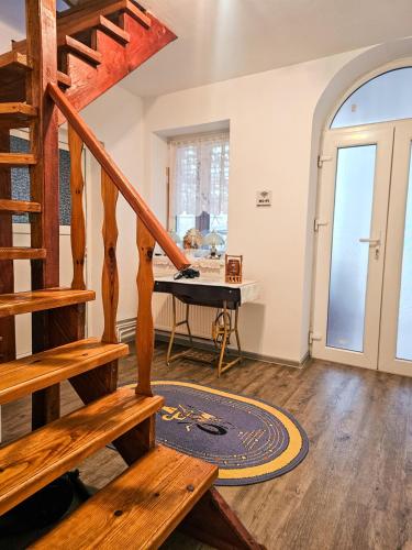 RadHouse Wellness Villa - Hot Tub & Fast WiFi in Dumbravita (Brasov)