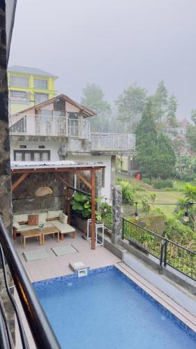 Swimming pool, Villa W-5 Private Pool Lembang, Bandung in Lembang