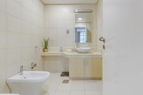 Allsopp & Allsopp - 1-Bedroom Apartment in Al Sarrood Palm Jumeirah - image 6