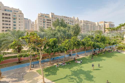 Allsopp & Allsopp - 1-Bedroom Apartment in Al Sarrood Palm Jumeirah - image 10
