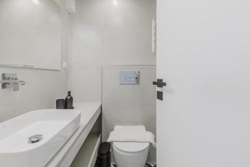 A Place 4U 20 2 Bedrooms & 2 Bathrooms with view of Acropolis - image 9