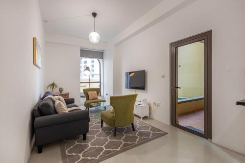 Allsopp & Allsopp - 2-Bedroom Apartment in Bahar 1 JBR - image 2