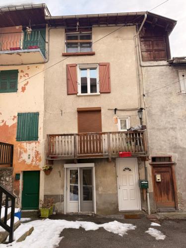 Charmante maison de village in Beauvezer