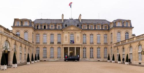 Superb 2 Elegant Room in the Heart of Paris’ 8th District - image 6
