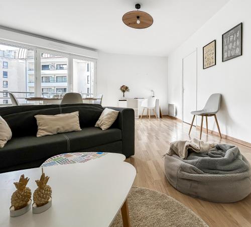 T2 moderne terrasse, parking, proche commerces