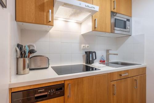 Petite Jardin: Residence Via des Traz B - image 35