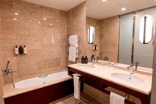 room detail thumbnail 2