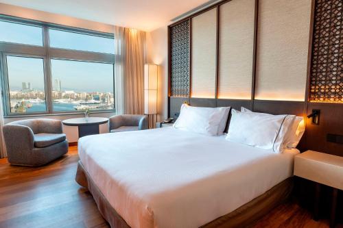 room detail thumbnail 1