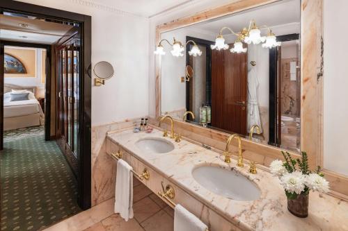 Starhotels Du Parc - image 24