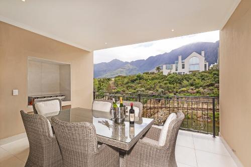 2 bedrooms, 3 beds