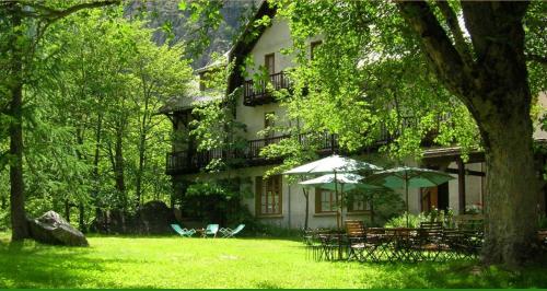Chalet Hotel d Ailefroide – khách sạn tại Puy-Saint-Vincent
