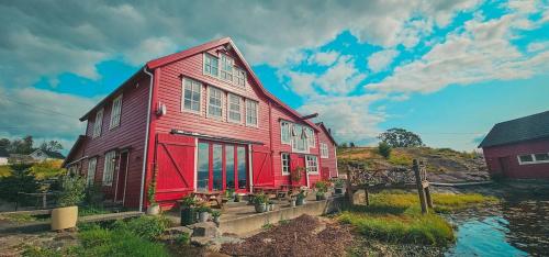 Fjordside Boathouse Hardanger