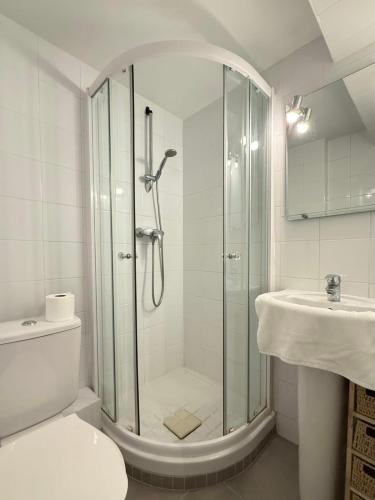 Central studio with real bed near the Palais - image 2
