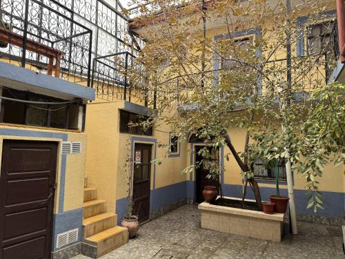 Exterior view, De Compania Hostal - Bed, Breakfast & More in Casco Viejo Central
