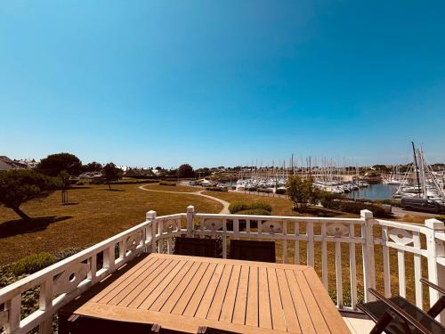 Duplex pour 4 avec vue du le port du Crouesty