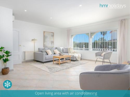 Villa Alegre by HMR Holidays - image 5