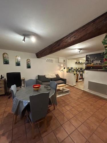 Instalaciones, Chez Luna in Sisteron