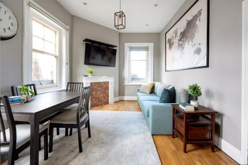 Sunny Corner Apartment in Center of London, Londres