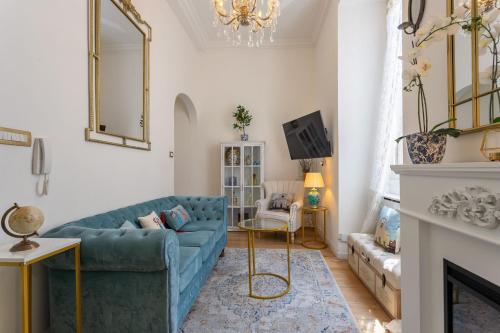 Pearl Of Florence by Halldis