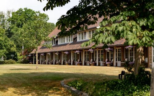 Зовнішній вигляд готелю, Landhuishotel De Bloemenbeek in Де Лют