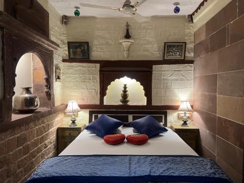 Bed, Raj Mandir  boutique Home Stay in Jodhpur