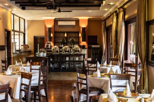 Restaurant, Premier Hotel Anta Boga in Bloemfontein