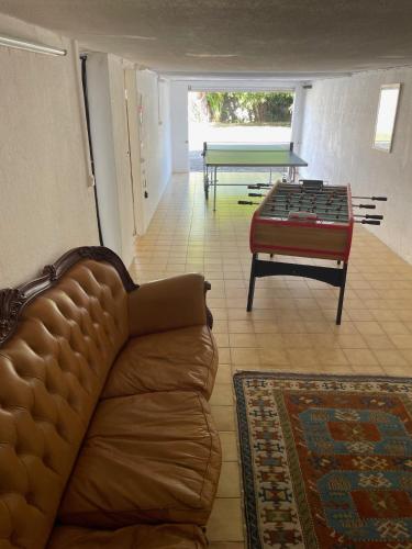 Maison familiale avec piscine in Μπαϊ-Μαχαουλτ