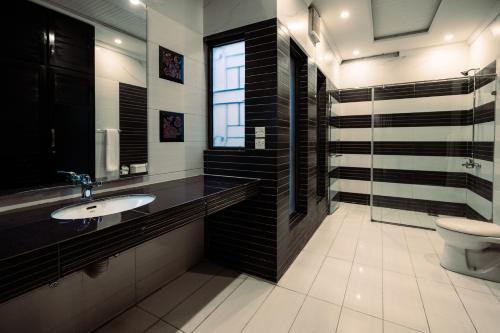 La Casa by Aram Stays - image 2