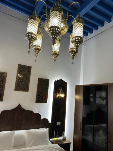 السحر -שחר in Acre