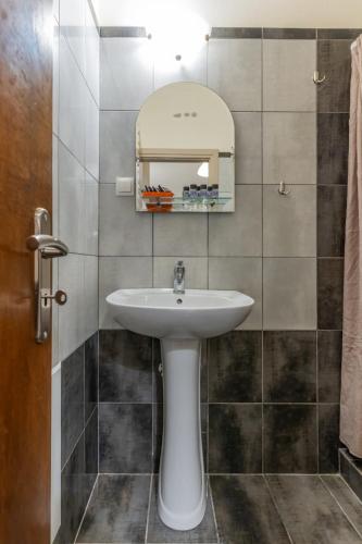 Iliovasilema Hotel - image 3