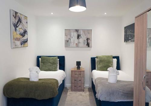 Fort House Large 6BR Home Sleeps 12 3 Bathrooms NEC, JLR, BHX Nearby, Birmingham (photo 6)