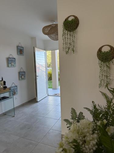 Joli appartement T2 lumineux avec terrasse - plage à 5 minutes (Joli appartement T2 lumineux avec terrasse - plage a 5 minutes) in Berard