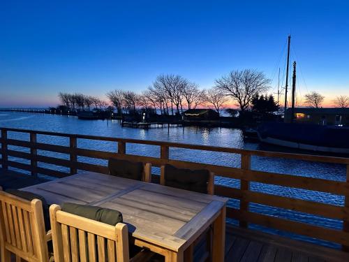 Piratenschiff - First-Class Auszeit mit privaten Spa, Kamin, Meerblick & Gym in Fehmarn, Deutschland